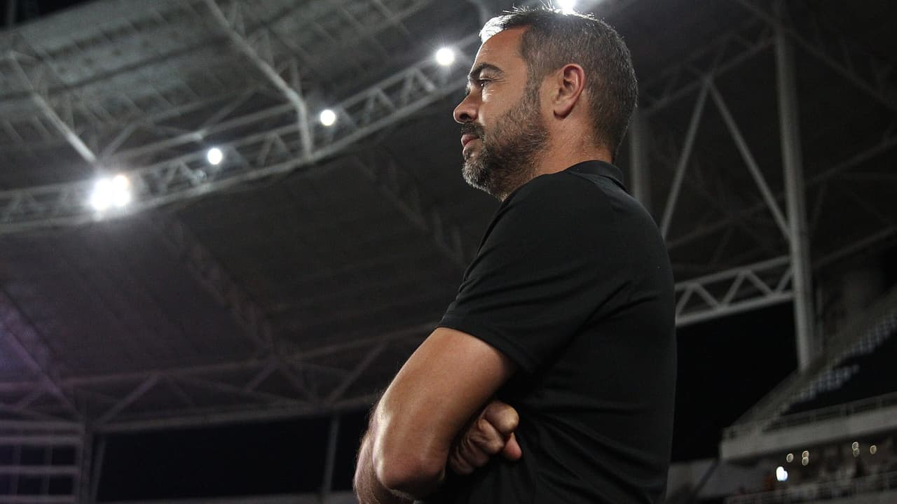 Artur Jorge, técnico do Botafogo, recebe pela primeira vez a família no Rio de Janeiro