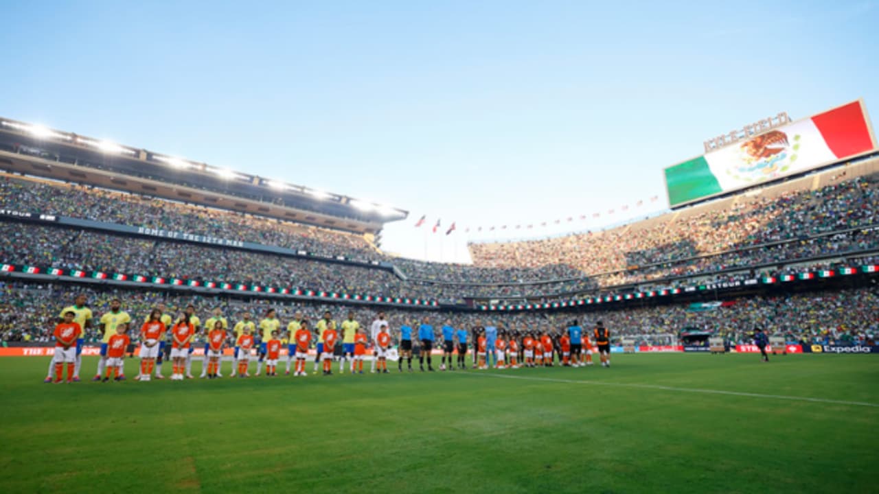 Jogo da Seleção Brasileira contra o México é paralisado por cantos homofóbicos