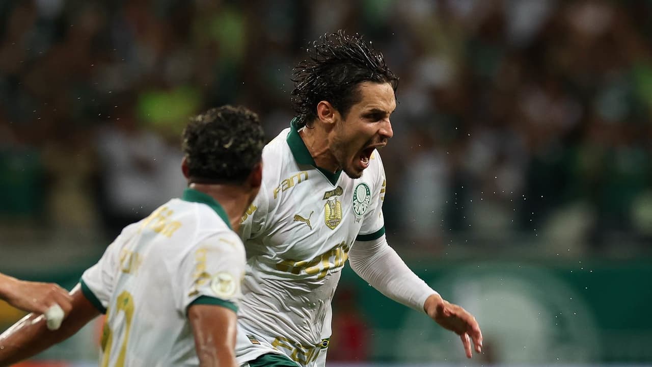 Torcida do Palmeiras comemora gols de Veiga e Vitória: 'É um sinal'