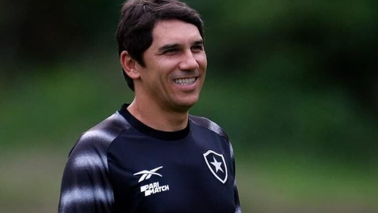 Lúcio Flávio, ex-Botafogo, é anunciado como novo técnico de clube