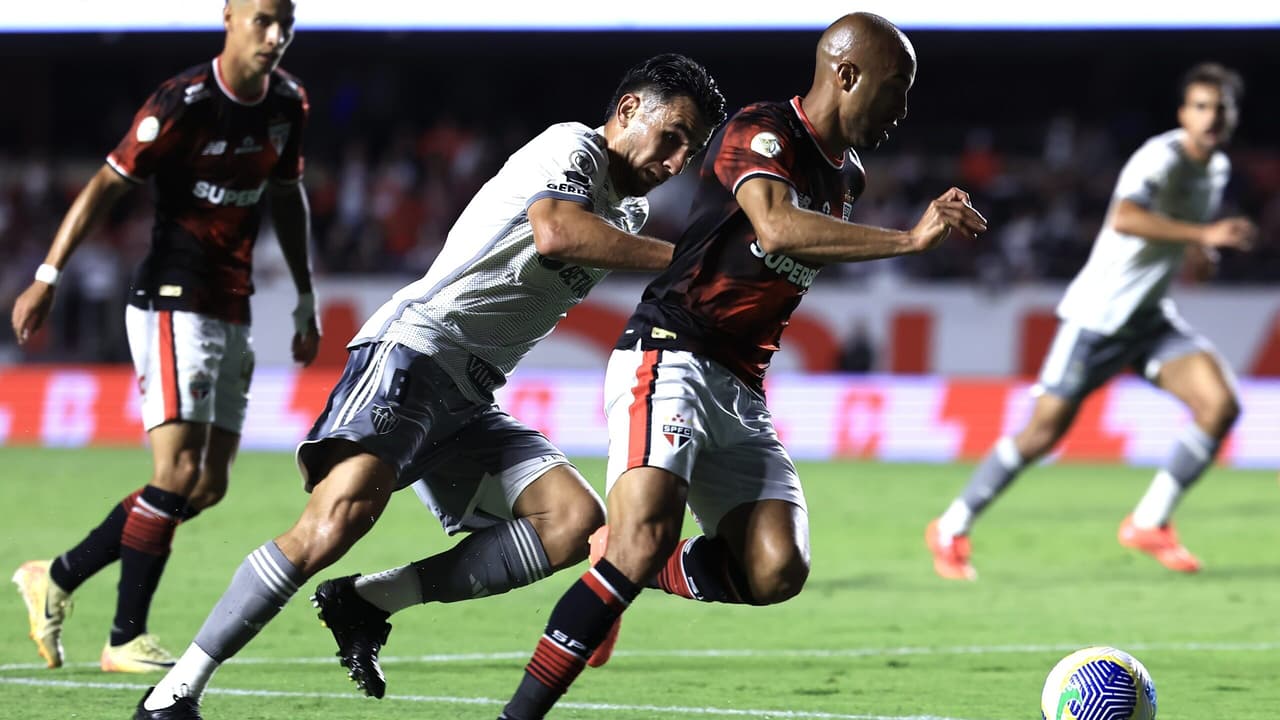 Atlético-MG abriu vantagem, mas São Paulo empatou e se garantiu na Libertadores