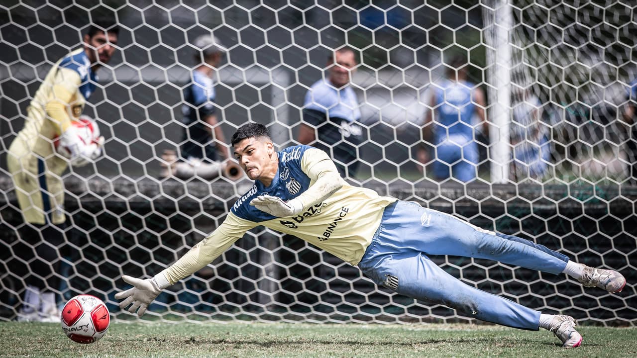 Gabriel Brazzao assume o Santos após lesão de João Paulo