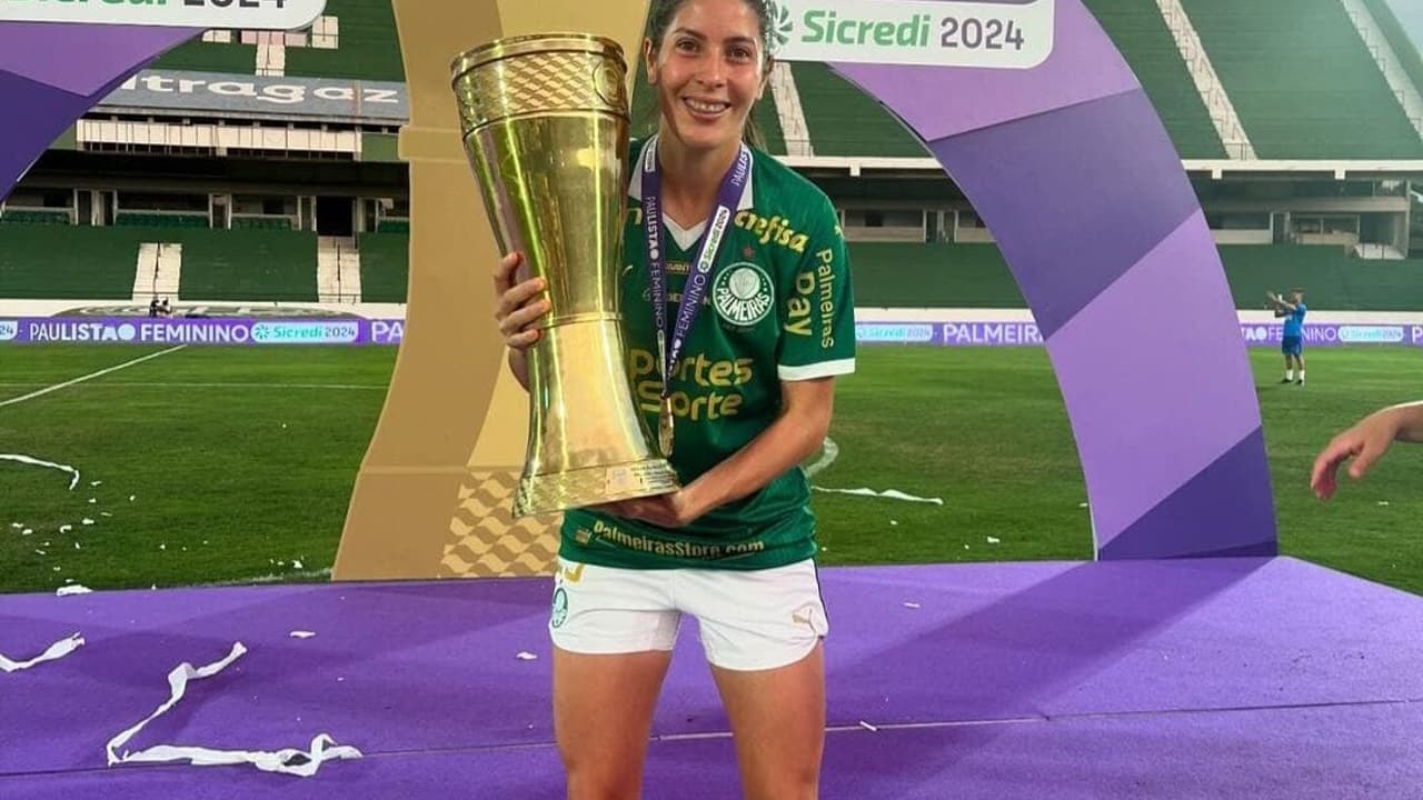 Atacante paulista do Palmeiras Flávia Mota se despede da temporada 2024