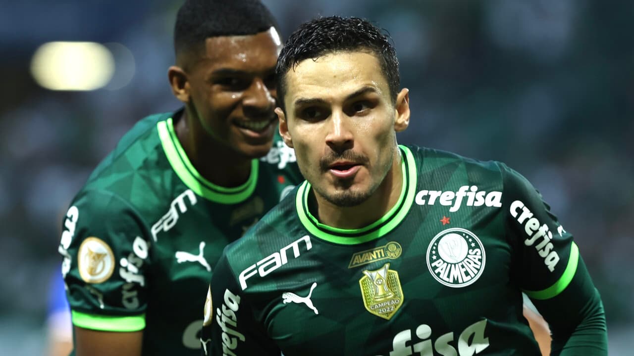 A saída de Luís Guilherme pode fazer com que Raphael Veiga perca a forma no Palmeiras