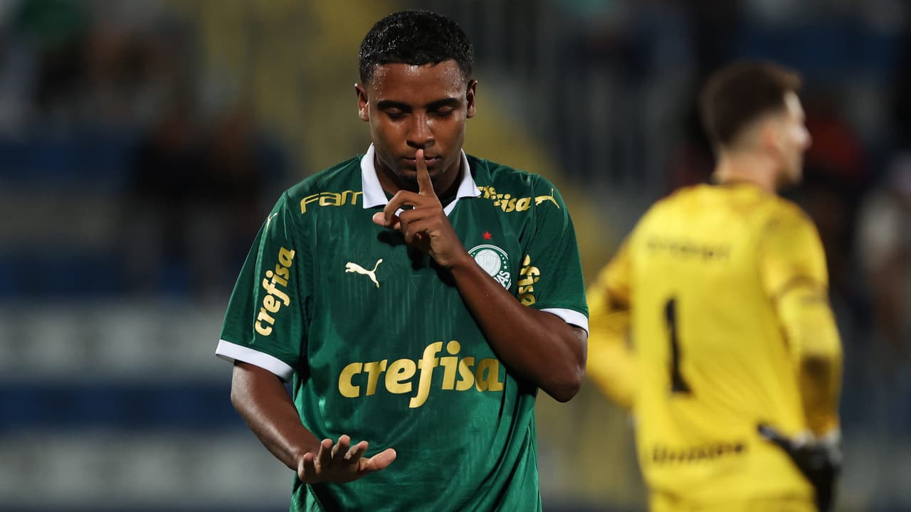 Palmeiras goleia e sai na frente por vaga na final da Copa do Brasil sub-20