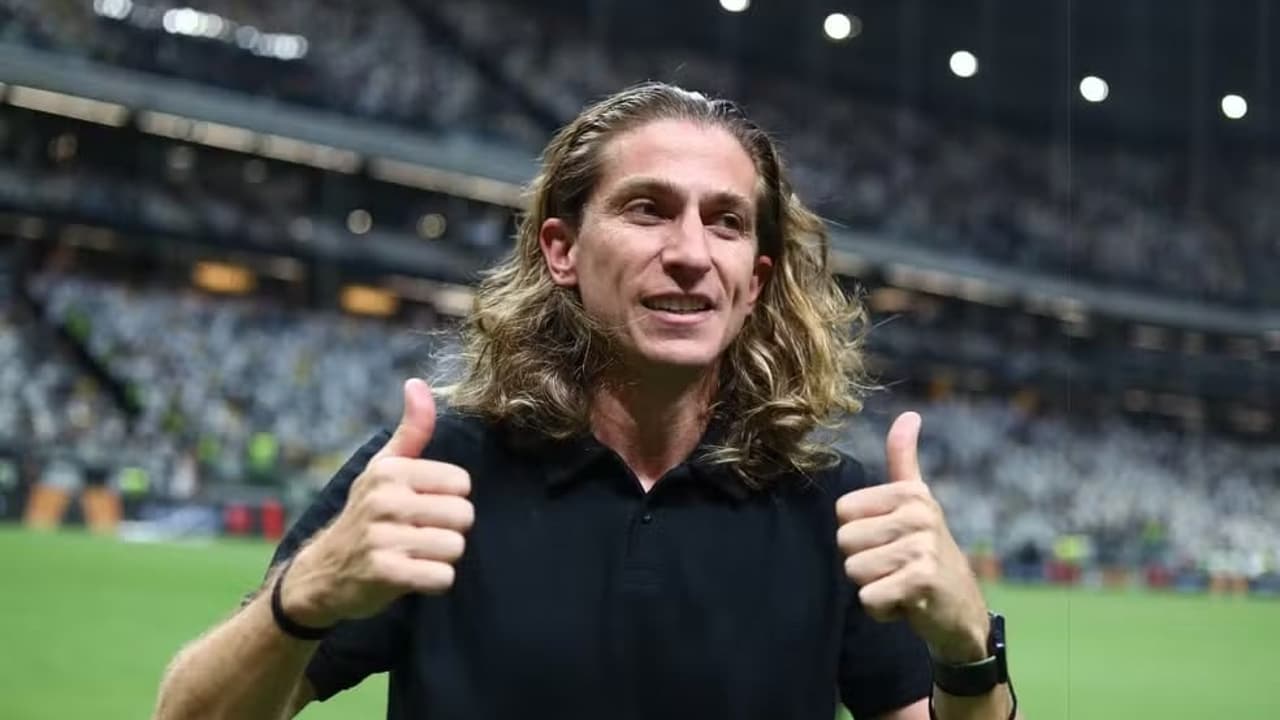 Filipe Luís reencontra adversário de última partida como jogador do Flamengo