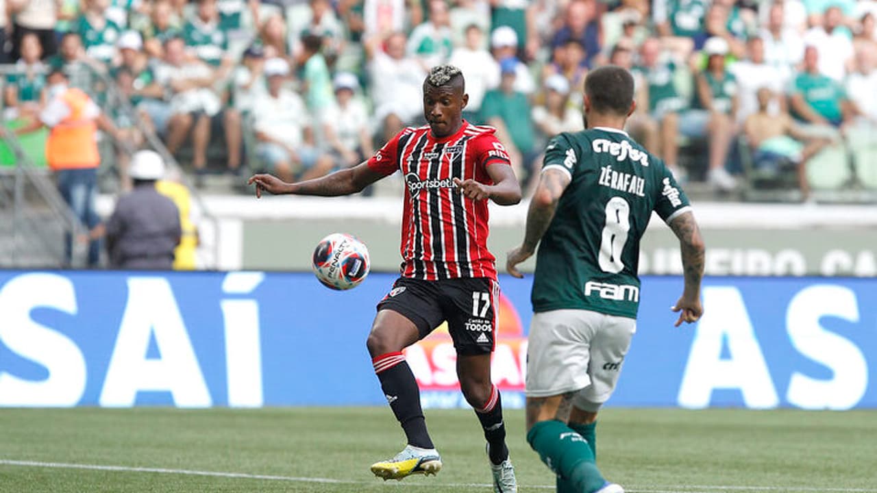 Finalmente!   São Paulo devolveu o empréstimo 'inclinado' e foi criticado pela torcida