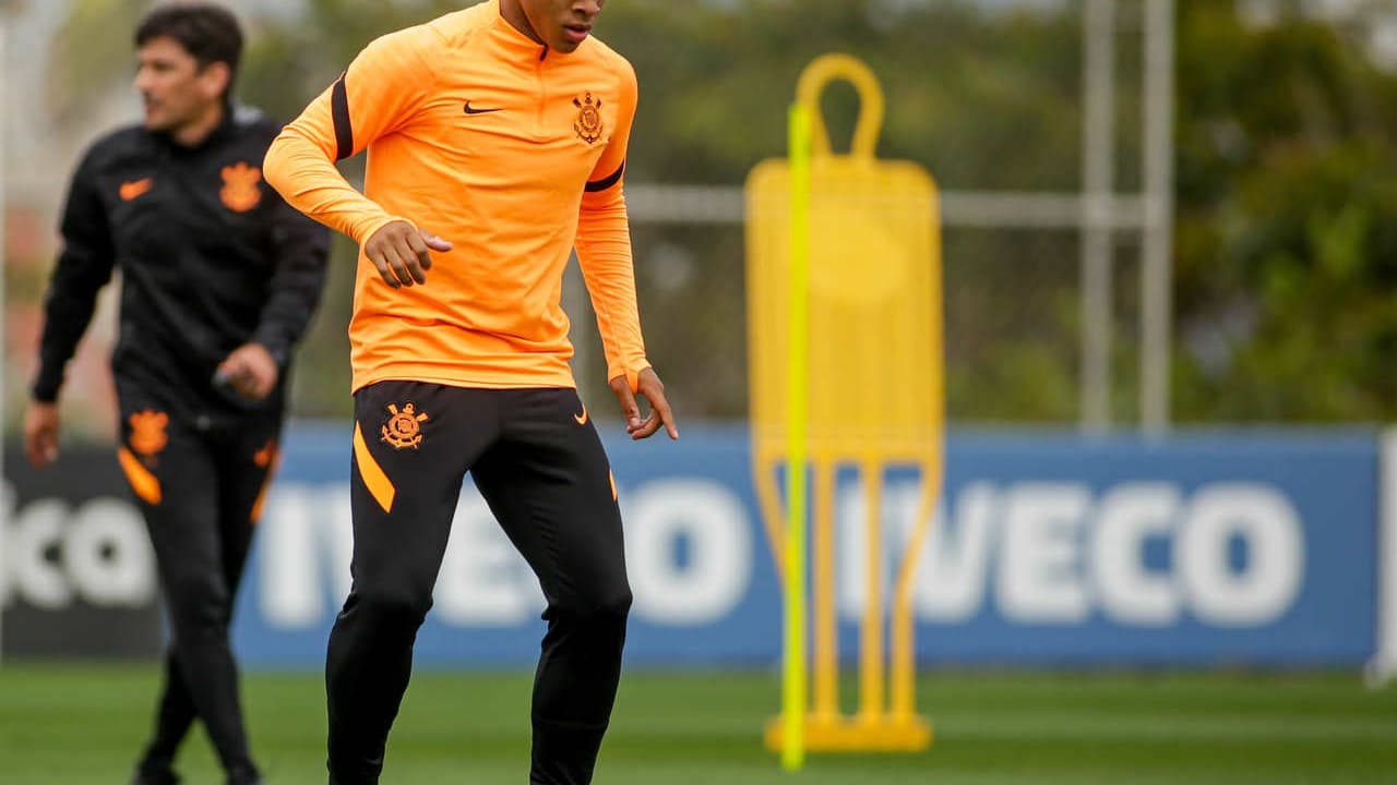 Dois lanches e um refrigerante?   Entenda quem ganhou nas negociações entre Corinthians e Zenit