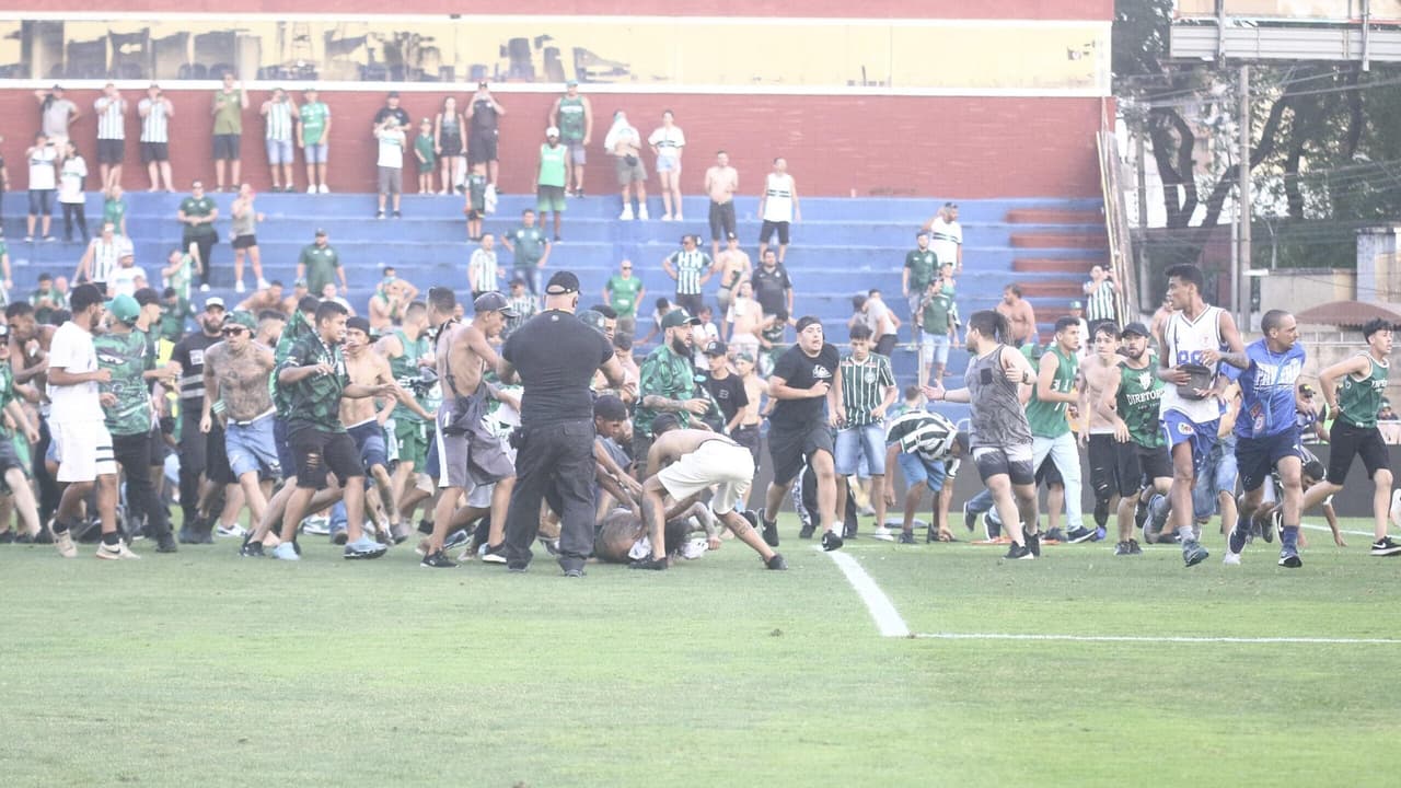 Procuradoria do STJD pede redução de ordem e fechamento dos portões do Coritiba e Cruzeiro após confrontos entre torcedores