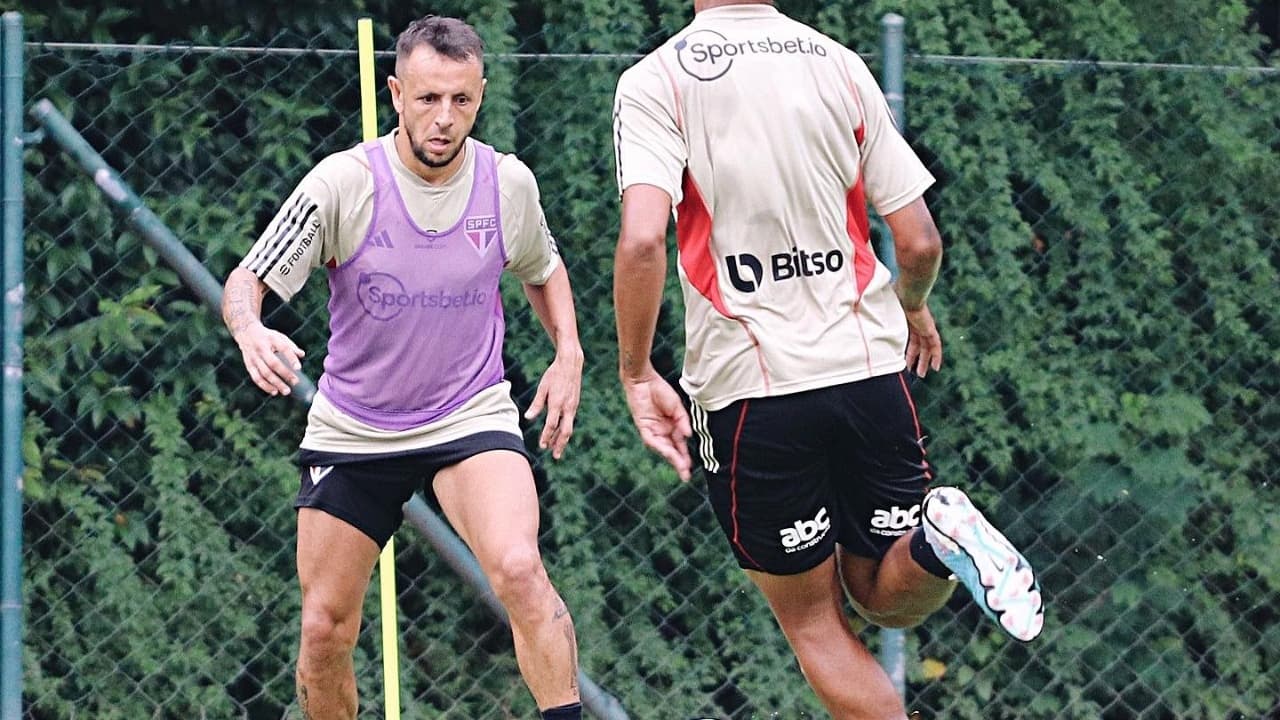 Rafinha se recuperando de lesão em São Paulo e treinando pela primeira vez com a equipe;   Calleri inicia transição física