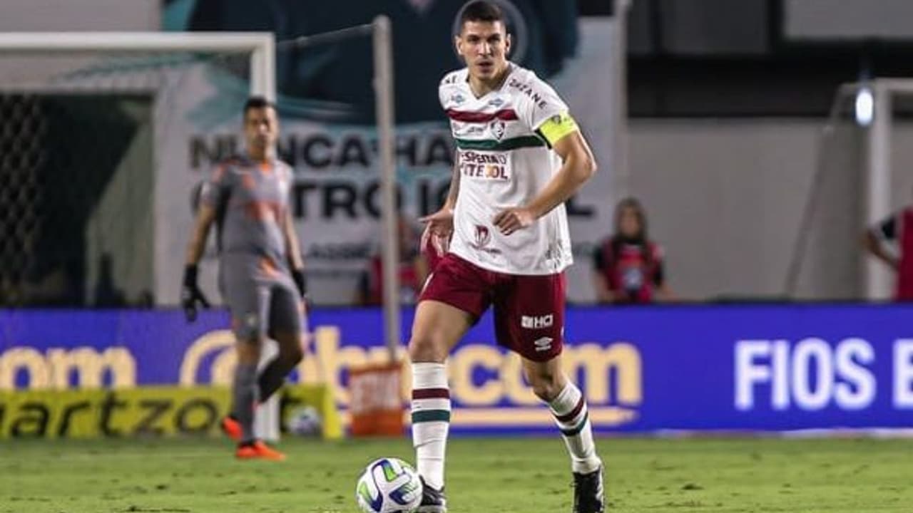 Nino sai do jogo do Fluminense chorando e se preocupa em se apresentar à Seleção Brasileira