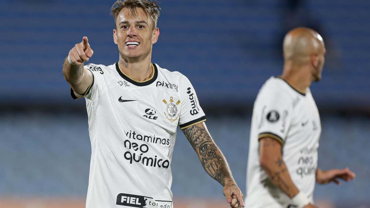 Menos de um século depois, Róger Guedes queria que os títulos virassem ídolos do Corinthians