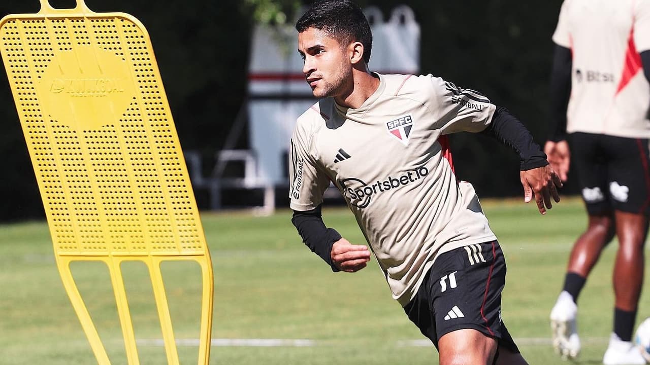 Jogadores do São Paulo: Nestor deve ser uma adição importante ao time titular na busca pela classificação para o Campeonato Sul-Americano