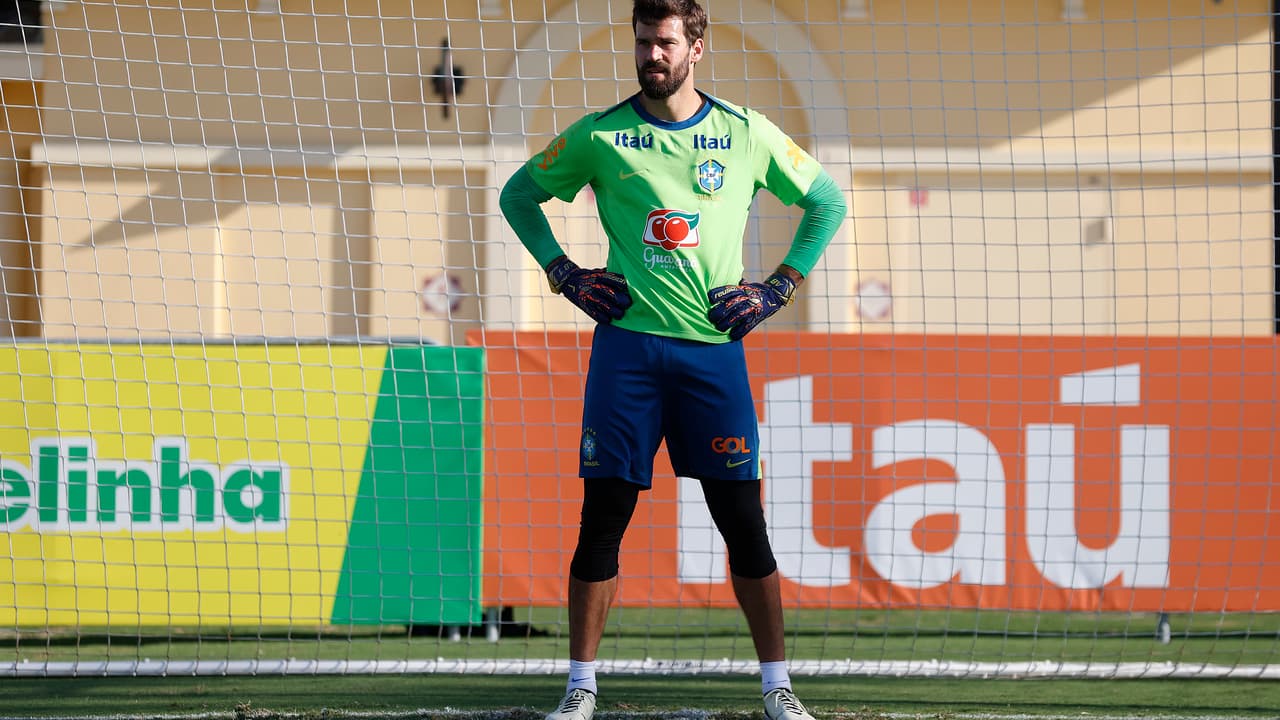 Alisson mostra a torcida na final da Liga dos Campeões e junta Paquetá e Vini Jr.  dos líderes da seleção brasileira