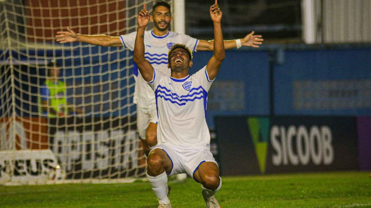 Após um ano afastado por lesão, atacante comemora retorno do gol