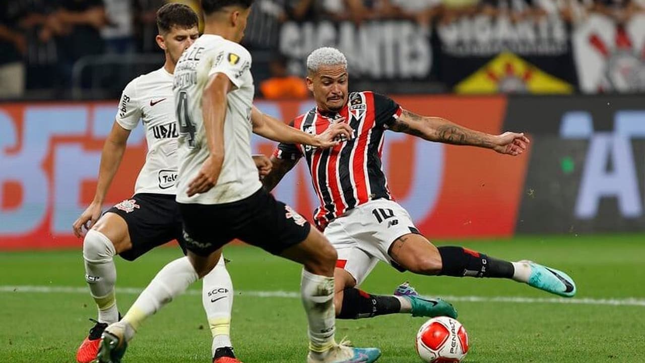 São Paulo foi às redes sociais e provocou o Corinthians após vitória em Itaquera