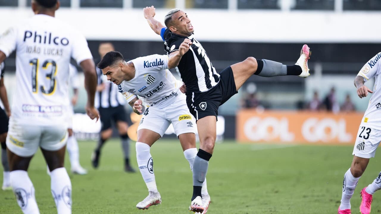 Santos sai na frente, mas Botafogo quer empate no Brasileirão no final;   ver resultado