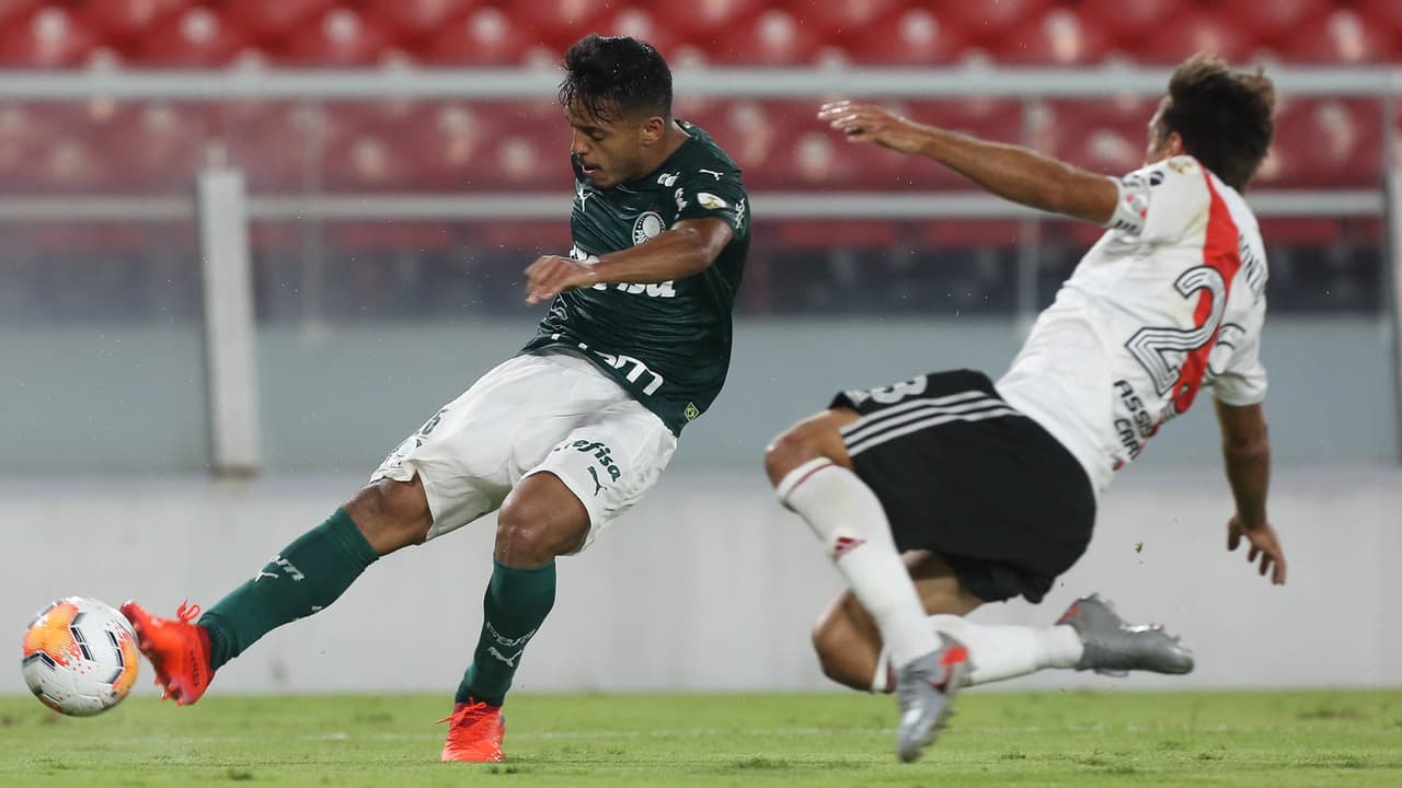 Garoto volta à semifinal da Libertadores no país onde brilhou ao lado do Crias do Palmeiras