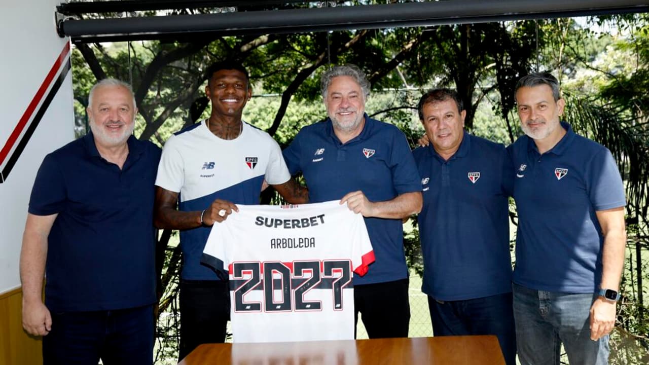 São Paulo renova com Arboleda, mas está longe de “fechar” a defesa