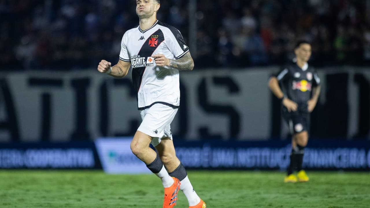 A torcida enlouqueceu com o gol de Vegetti pelo Vasco: ‘Parem de fofocar’.