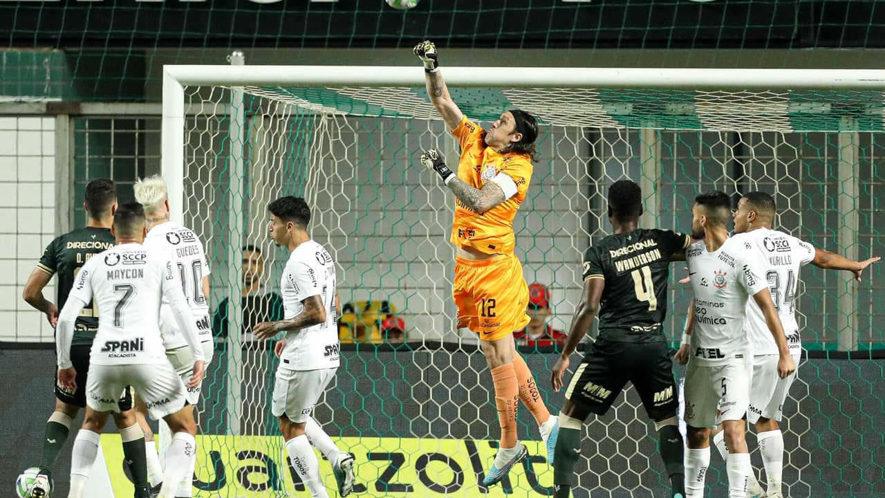 ANÁLISE: Corinthians joga em ‘zona morta’ contra o América-MG e se adapta ao novo sistema de Luxemburgo