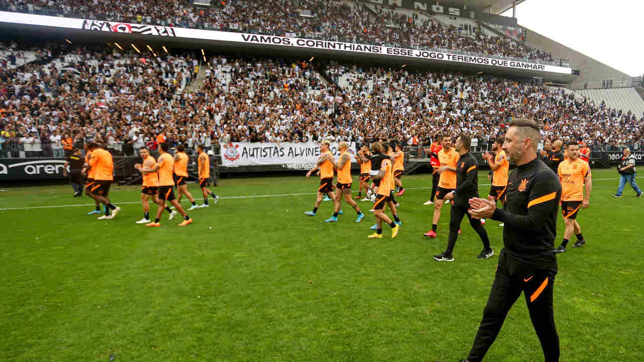 Com instruções claras, o Corinthians já havia iniciado a seleção por uma vaga na final da Copa do Brasil antes mesmo do chute de bola.