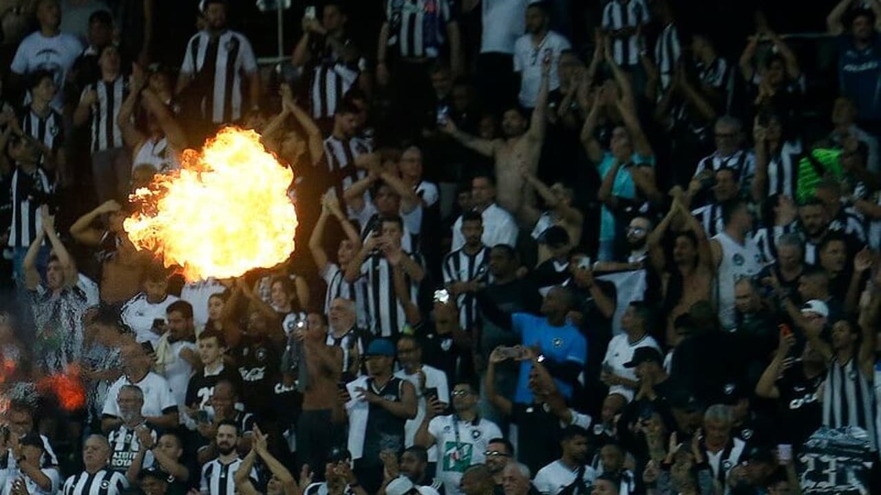 Com presença de John Textor e dúvidas no ataque, Botafogo busca manter série invicta em Nilton Santos