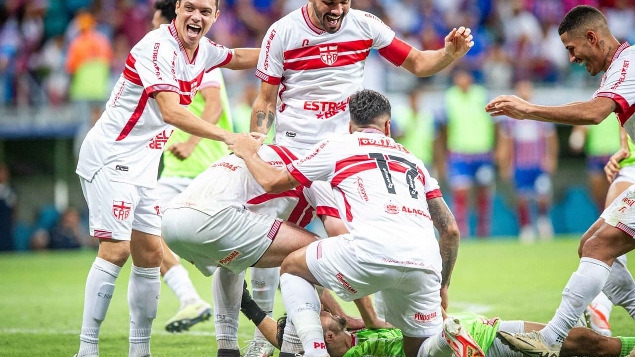 Conheça o momento em que o CRB venceu o Fortaleza por 3 gols diferentes.