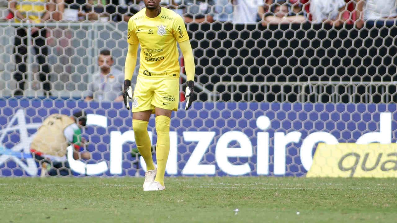 Carlos Miguel agradece apoio de Cássio no Corinthians: ‘Vou aprender muito com ele’