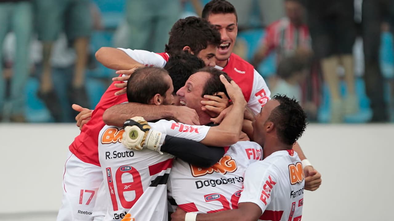 Vídeo: gol 100 de Rogério Ceni pelo São Paulo completa 12 anos   lembrar