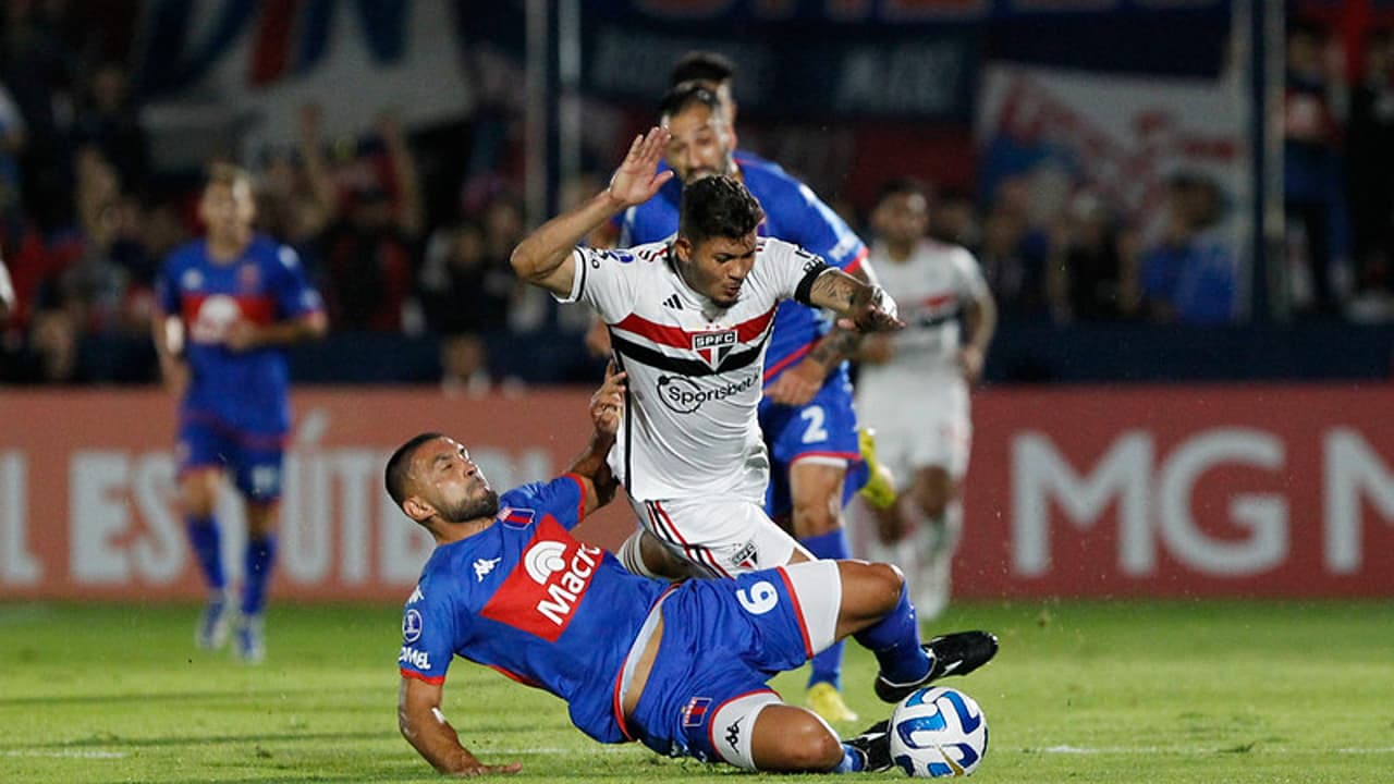 A vitória contra o Tigre foi a primeira vez que a seleção sul-americana jogou em São Paulo, uma semana antes;   Confira