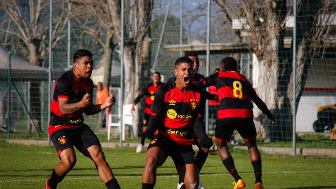 No Torneo di Viarregio, Sport enfrenta a seleção italiana nas oitavas de final