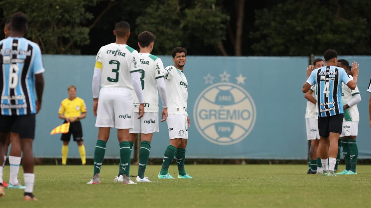 Fora de casa, Palmeiras vence o Grêmio e assume a liderança do Sub-20 do Brasil