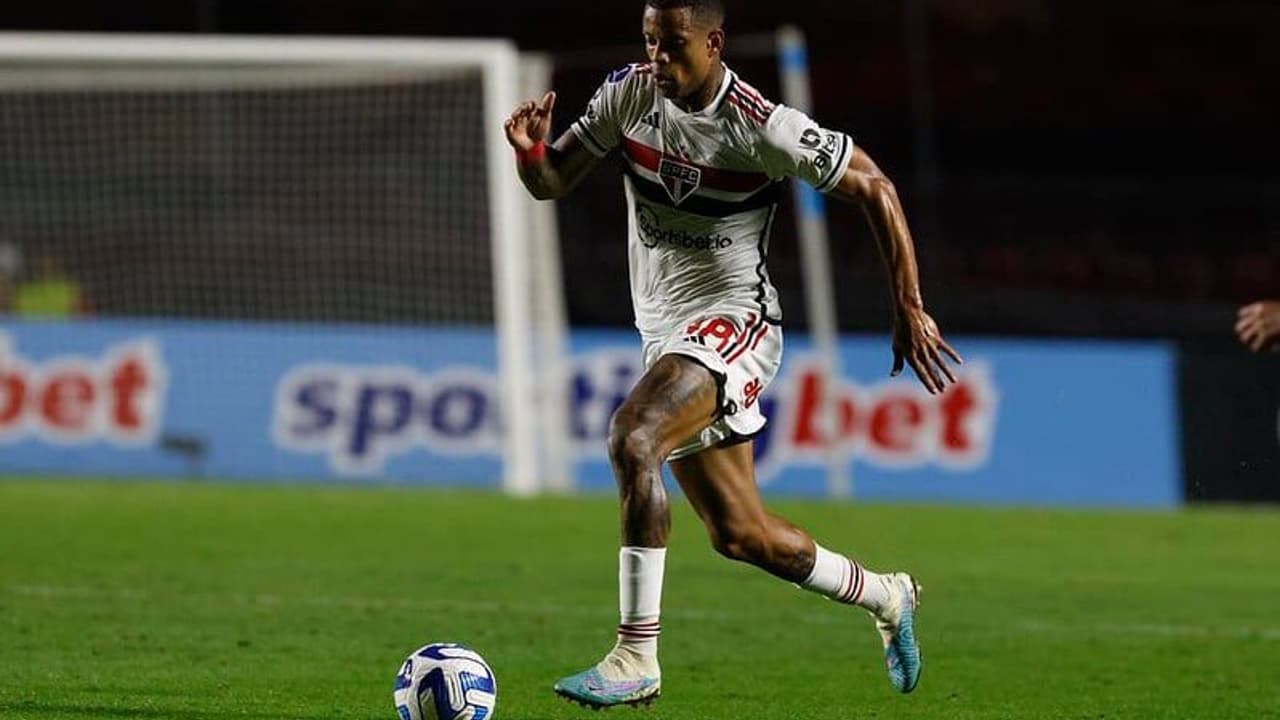 O São Paulo precisa pagar multa de um milhão para ter Caio contra o Fluminense.   Haverá um depósito?