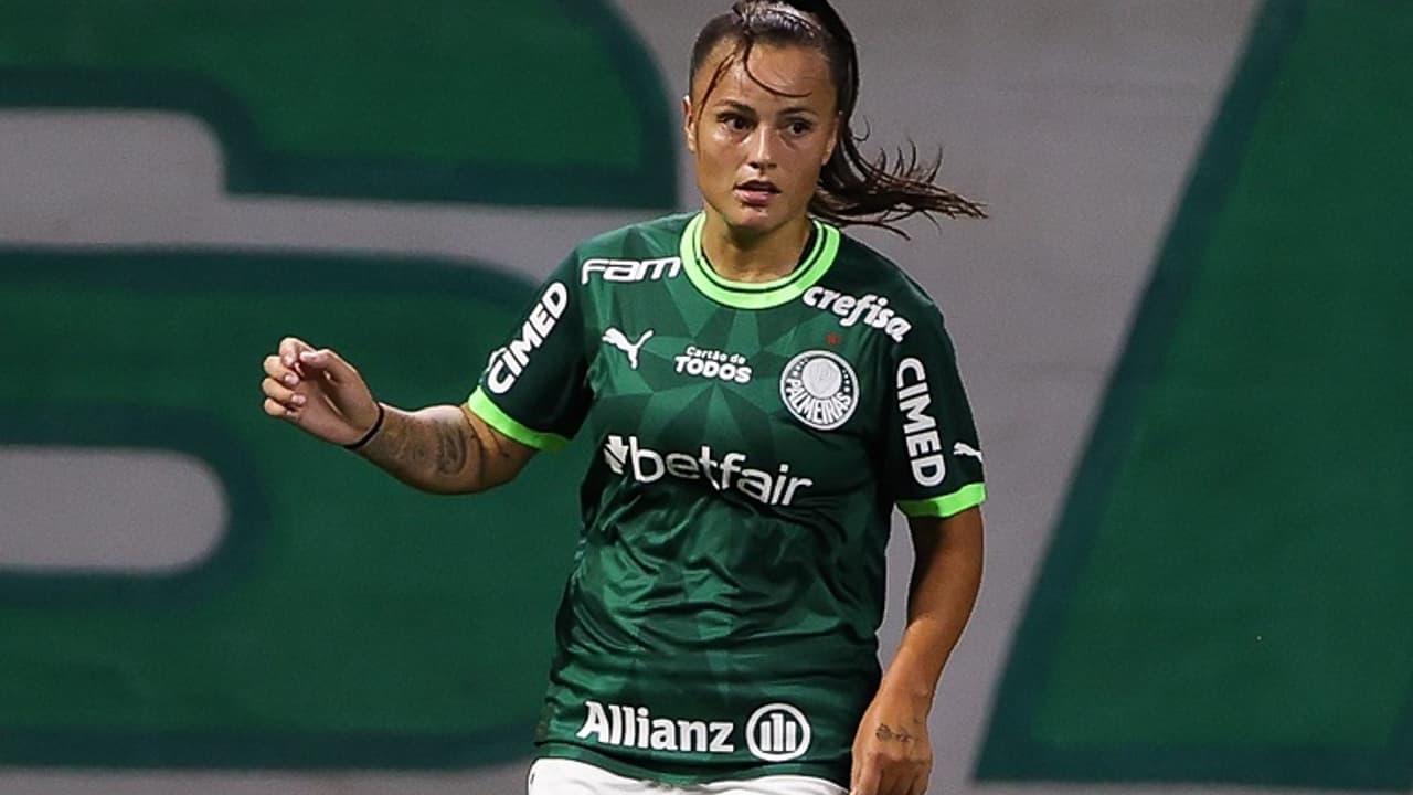 Camilinha comenta período de treinos do Palmeiras para o clássico do Brasileirão Feminino: 'intensa'