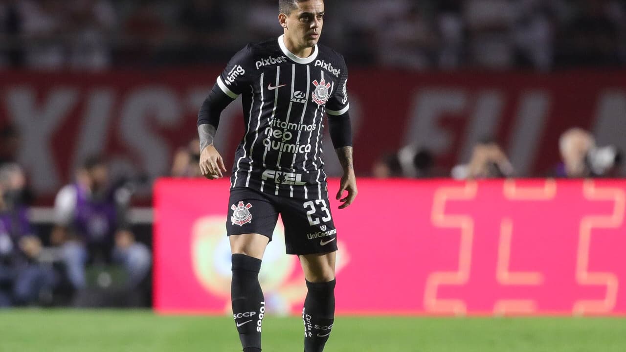 Fagner deixa Morumbi pendurado e pode ser demitido pelo Corinthians