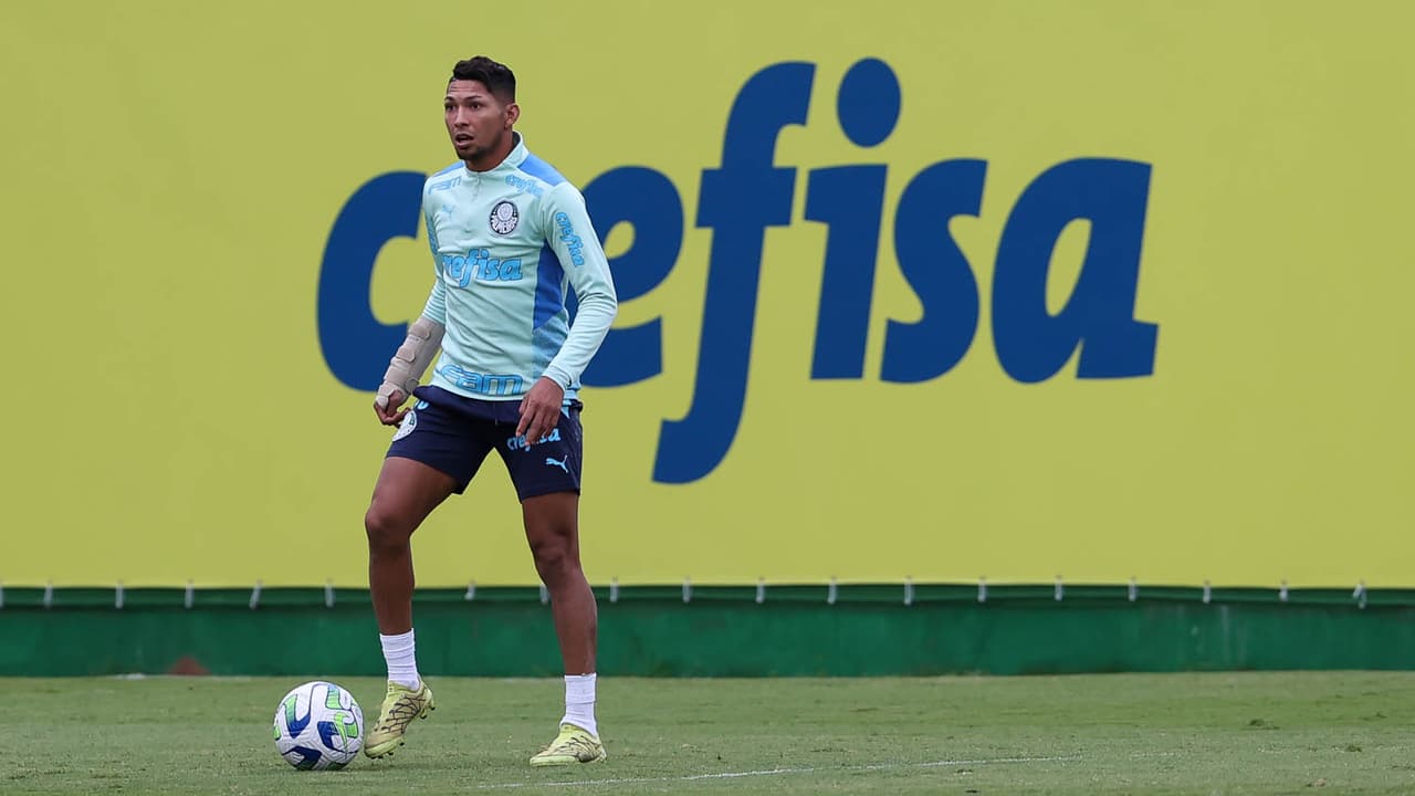 Rony comemora rápida recuperação no Palmeiras e projeta Dérbi: 'Não deixe o adversário respirar'