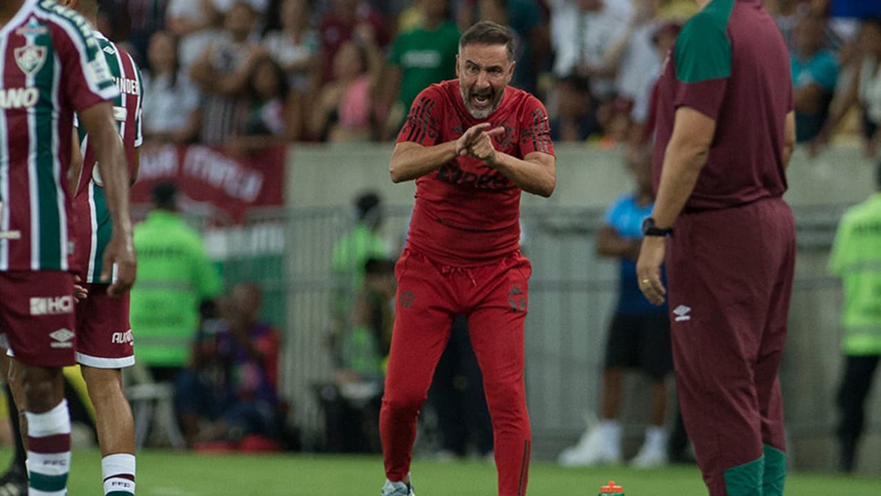 Vítor Pereira vê evolução do Flamengo e avalia situação de Gabigola