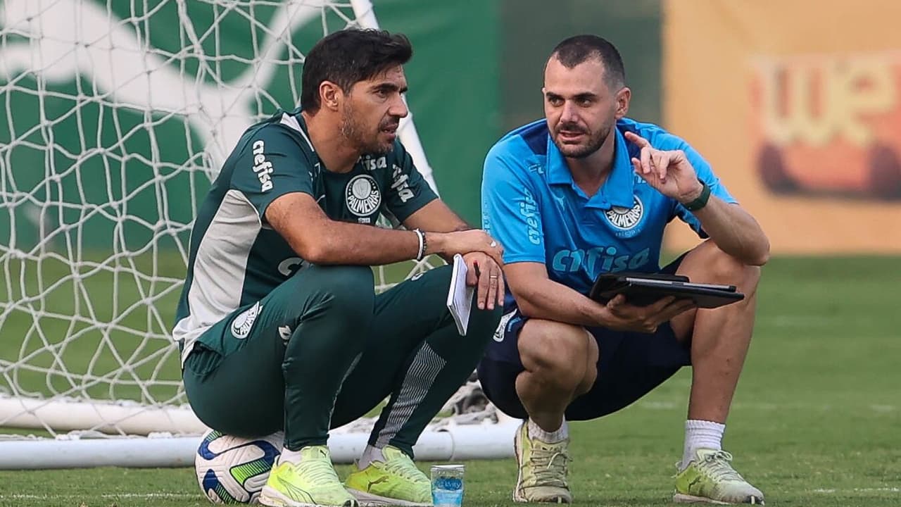 OLHAR DO PORCO: Palmeiras apoia Abel Ferreira após incidente com repórter