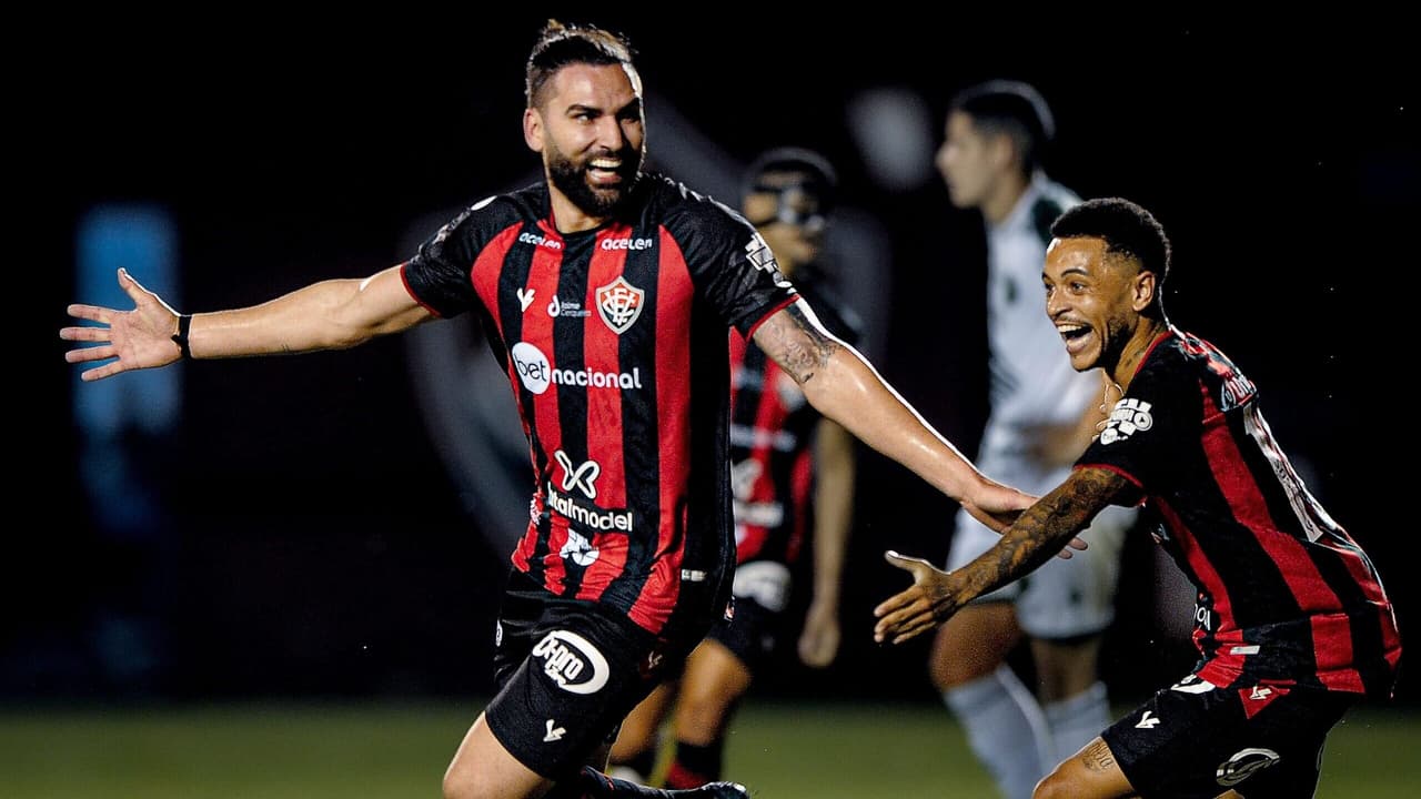 liderando a Série B, vencendo o Vitória Guarani, no Barradão;   veja o resultado