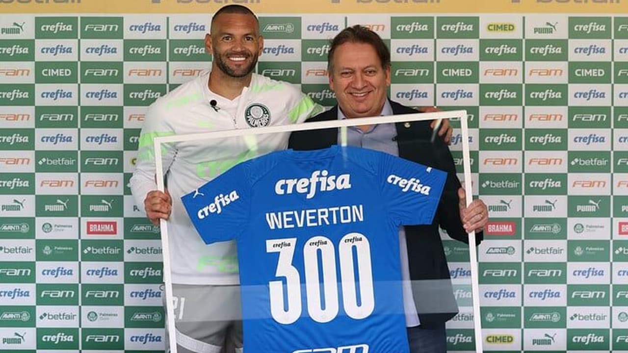 Weverton é homenageado pelo Palmeiras e entra no top 30 da história do clube: 'Saudável e feliz'