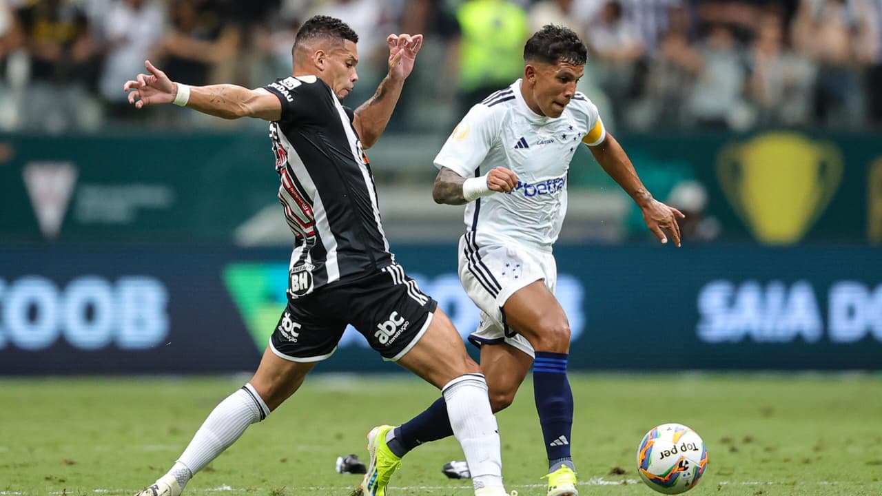 O Cruzeiro revidou no final e garantiu a vitória sobre o Atlético-MG na final do Campeonato Mineiro.