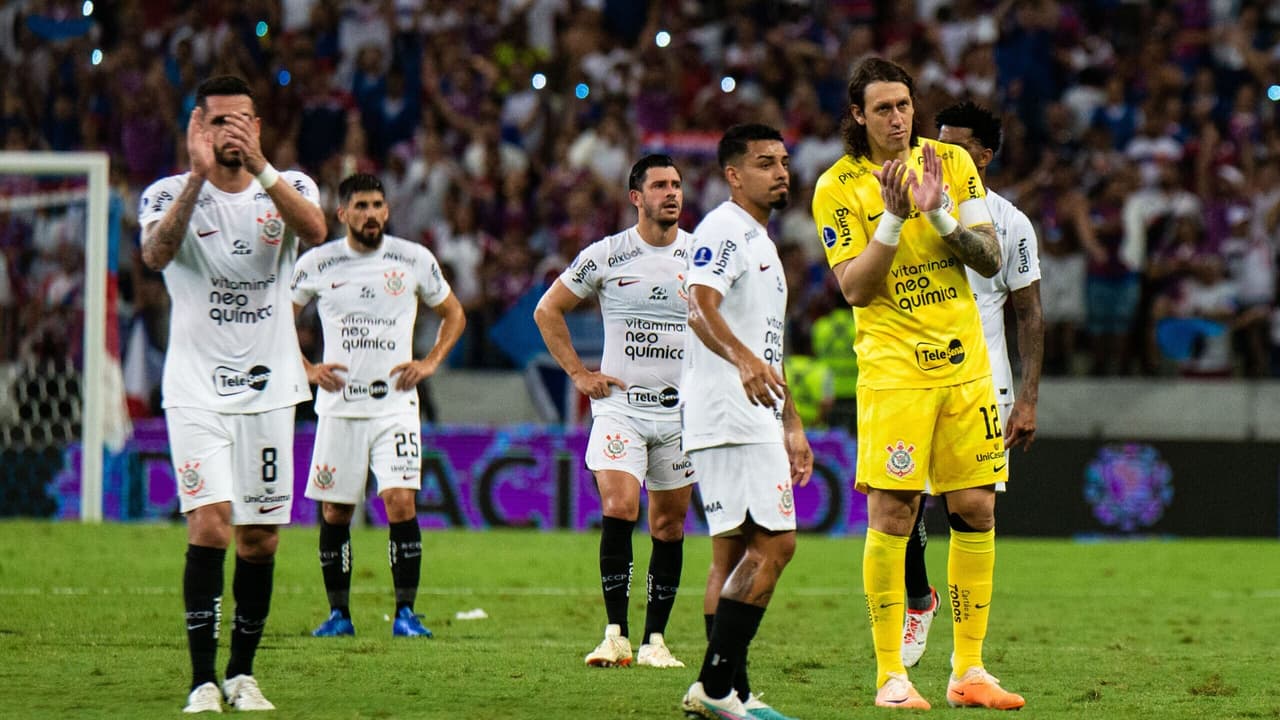 Cássio pediu desculpas aos torcedores do Corinthians após o rebaixamento no Sul-Americano