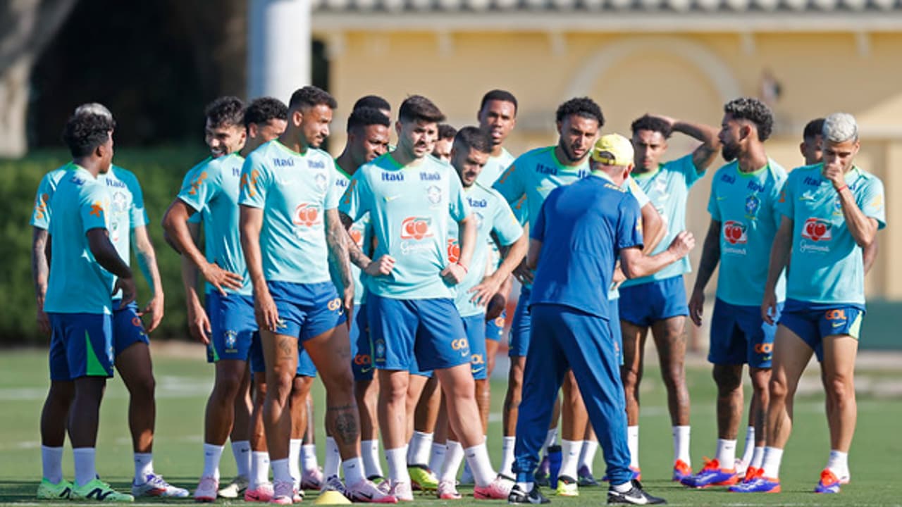 Seleção brasileira treinou com os três zagueiros do Real Madrid, mas sofreu derrotas na defesa