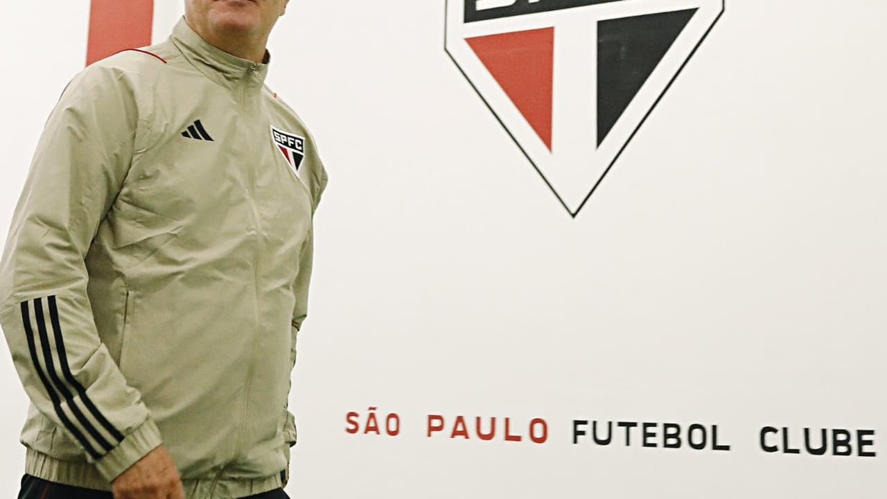 Dorival Junior quebra suspensão de oito anos na estreia pelo São Paulo