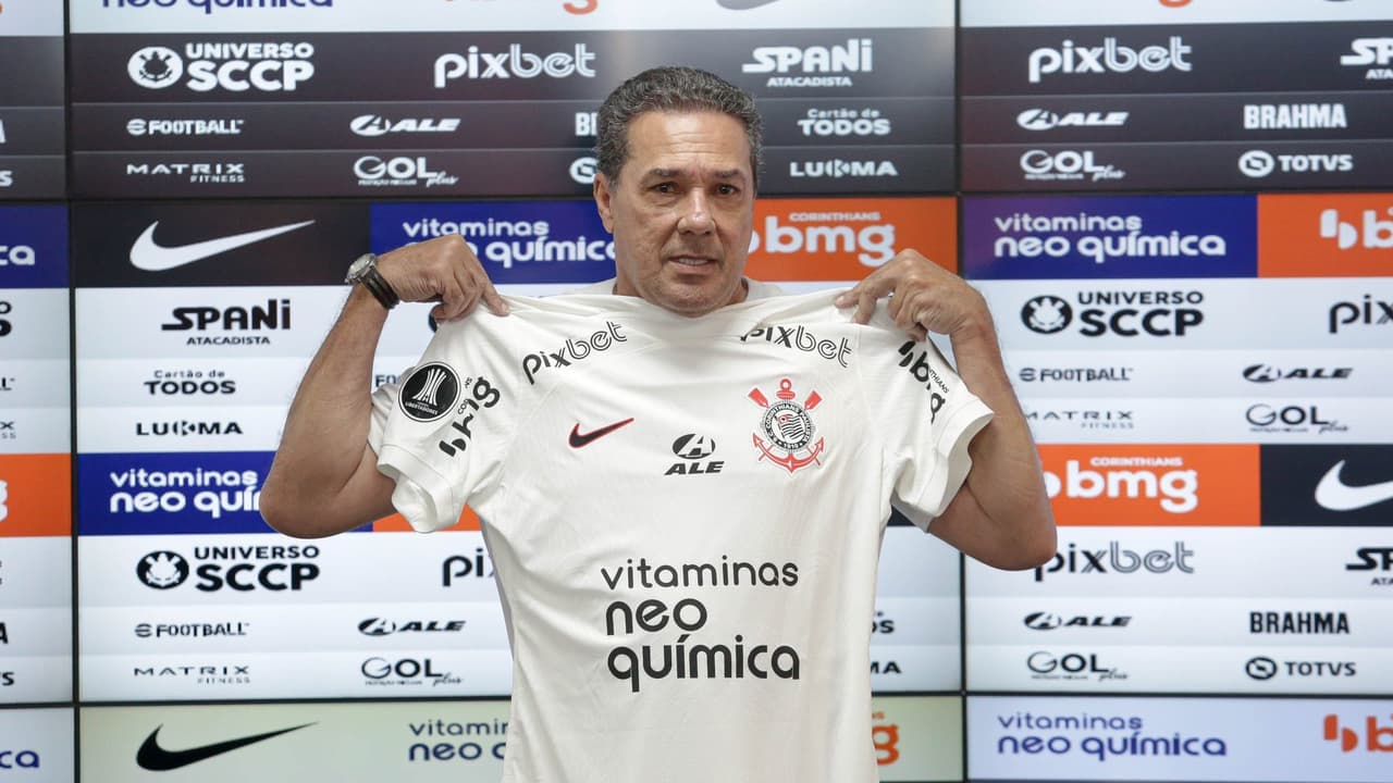 Luxemburgo falou sobre a oportunidade de ressurgir no Corinthians e pediu aos torcedores que ‘deixem as crianças manifestantes para trás’.