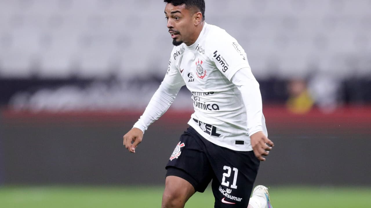 Matheus Bidu parabeniza o Corinthians pela maior invencibilidade da temporada.