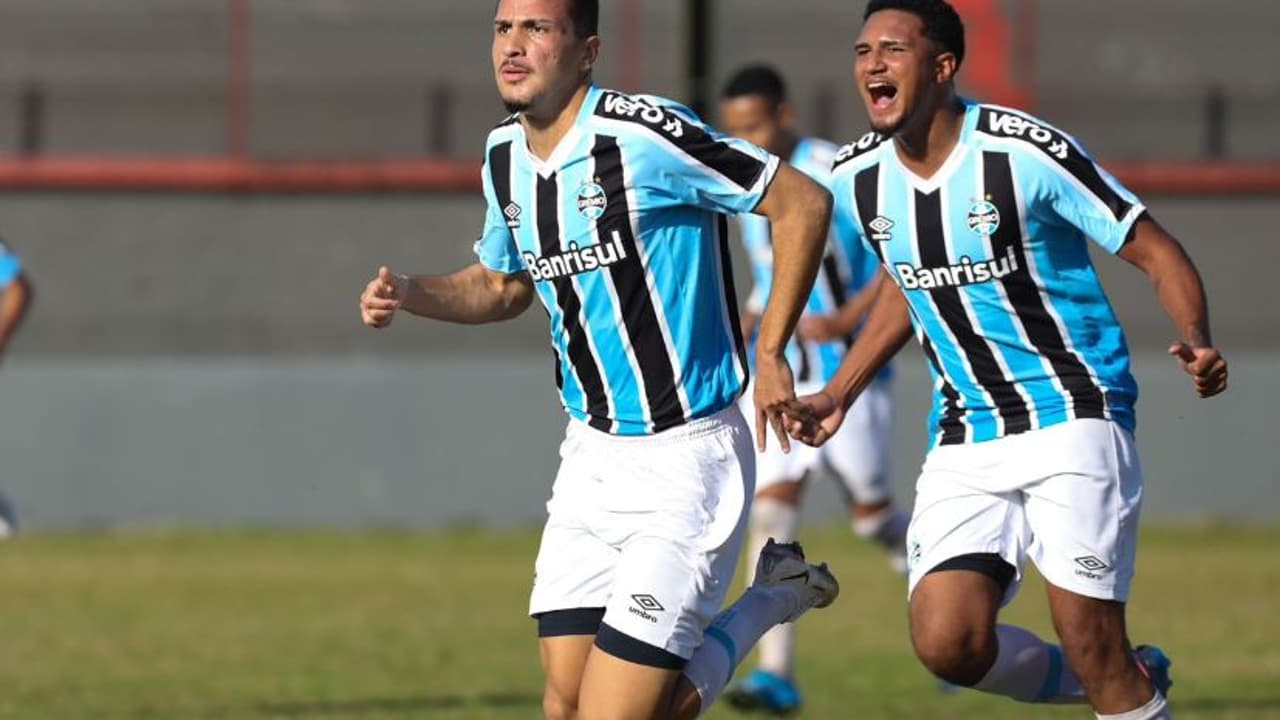 Zagueiro sonha em conquistar título inédito da Copinha para o Grêmio