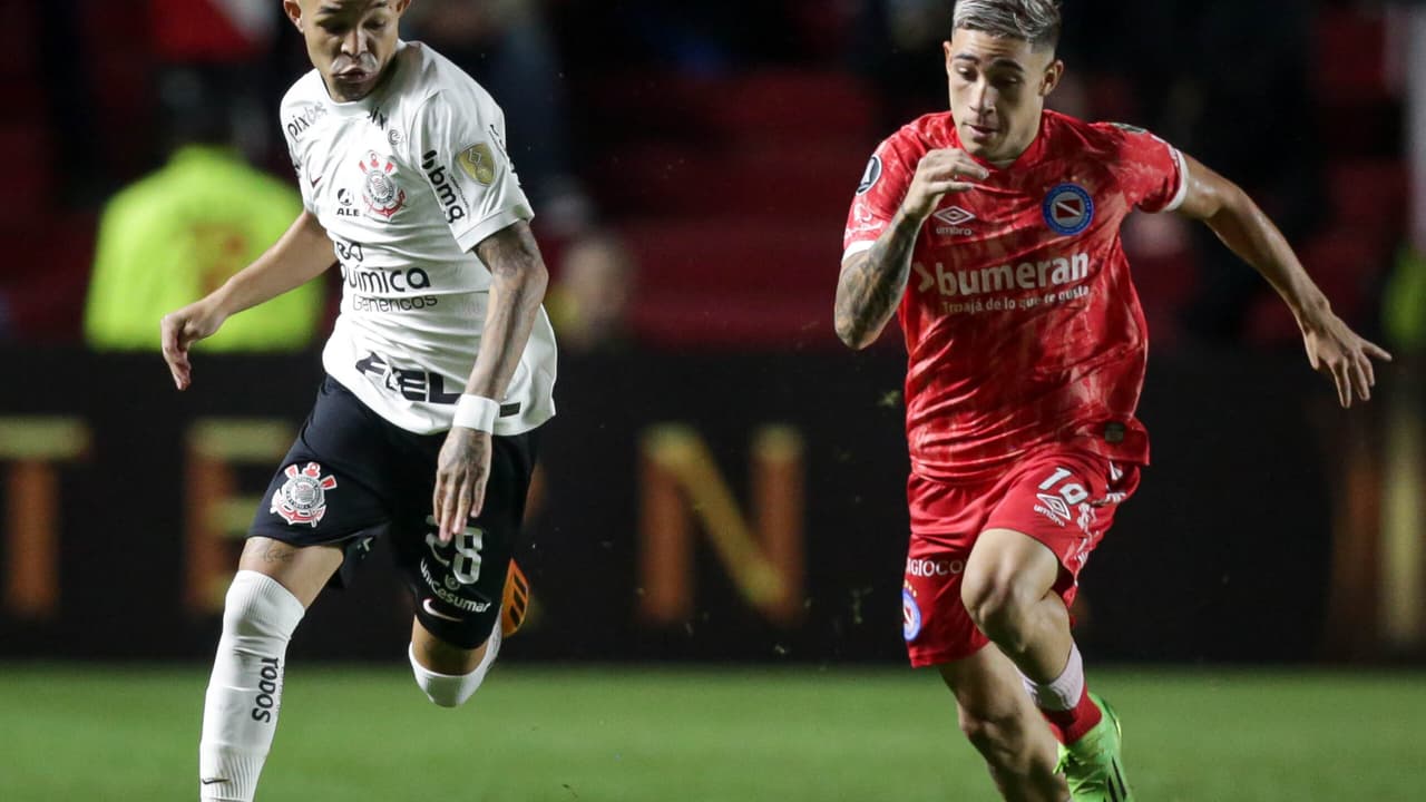 Fausto Vera trocou o Corinthians pelo Argentinos Juniors