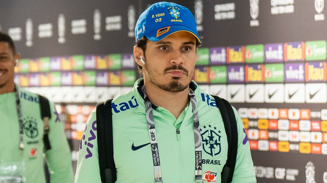 Raphael Veiga foi a única convocação do Palmeiras para a Seleção Brasileira na era Diniz.